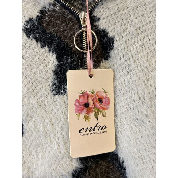 Entro cream animal print soft sweater 1/4 zip women’s size small NEW - Picture 3 of 6